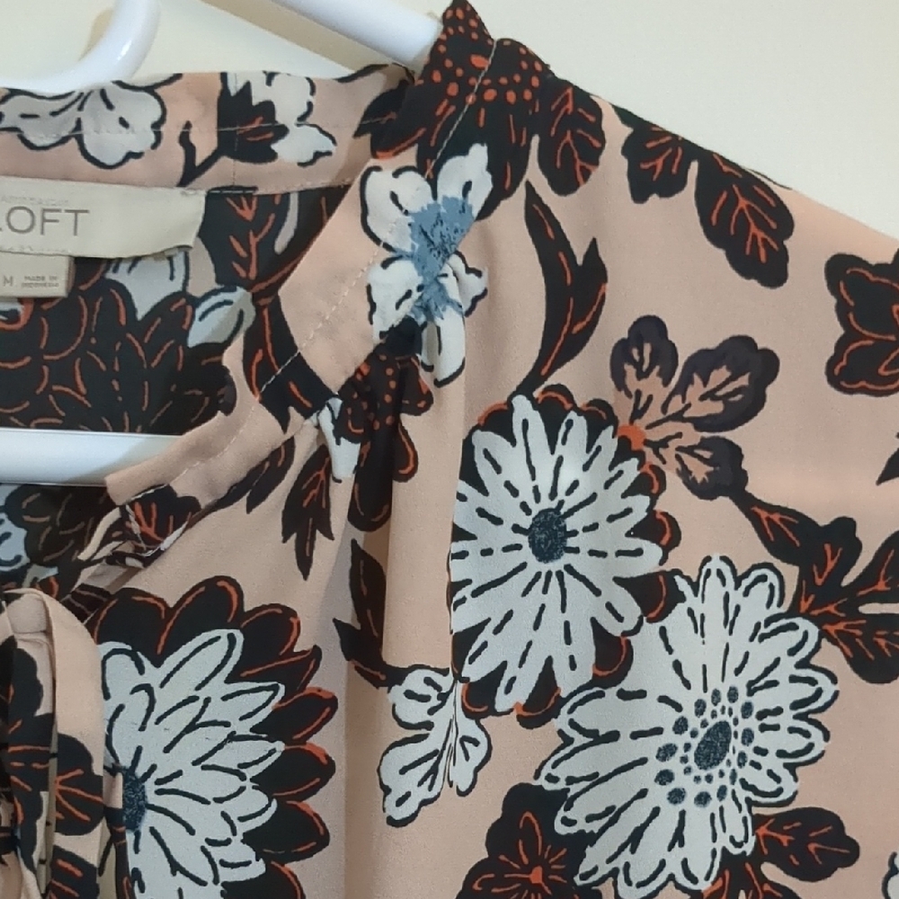 LOFT Pink Floral Sleeveless Blouse with Gathered Collar Size M - Picture 6 of 7